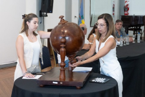 Avanza la subasta del Casino: sorteo de martilleros y advertencia de veto del intendente