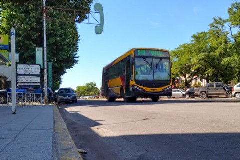 A resignarse o caminar: desde el lunes aumenta el boleto del colectivo y estudian subas para taxis