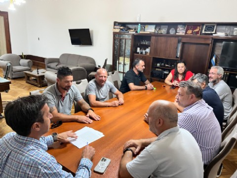 Sellan aumento salarial del 19,2 por ciento para trabajadores municipales durante 2026