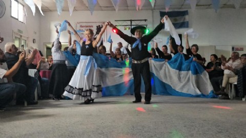 Con los colores de la patria a flor de piel se celebró el 5to encuentro de jubilados