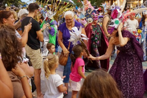 El Carnaval de Máscaras impregnó de ritmo y alegría a toda la Villa Balnearia