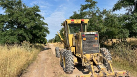 Intensos trabajos para mejorar la transitabilidad en caminos rurales del distrito