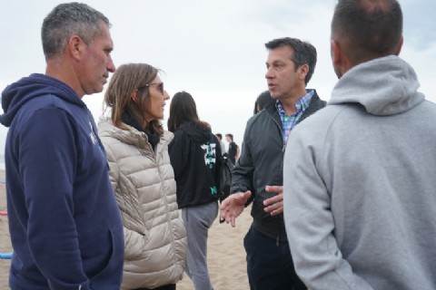 El Intendente Arturo Rojas presenció los Juegos Deportivos de Playa