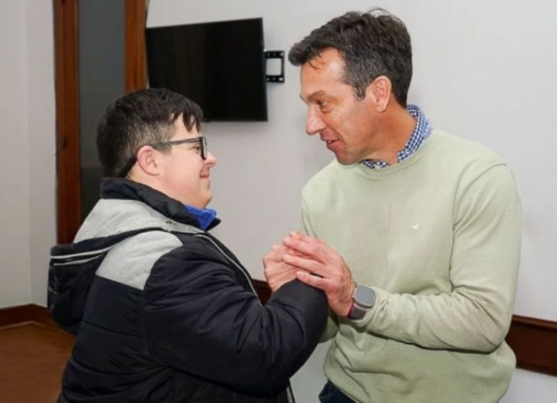 El intendente Rojas celebró los nueve años del programa "Todos al Agua"