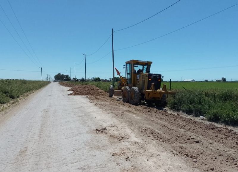 Se realizan trabajos de mantenimiento en el acceso a la Playa de Camiones
