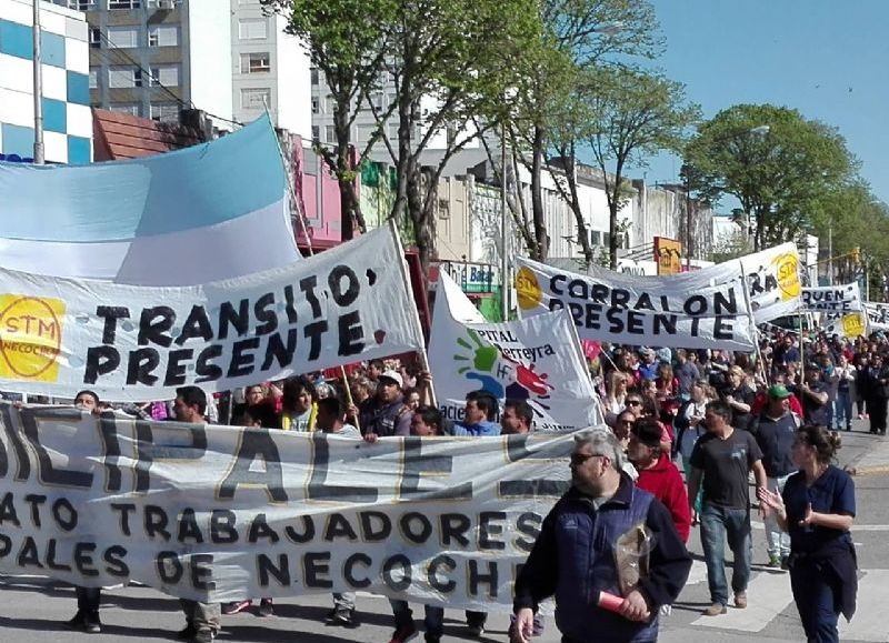 Sueldos de hambre: municipales disconformes con el accionar del sindicato