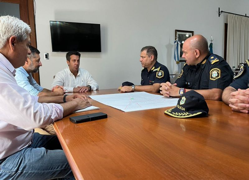 Rojas recibió al Superintendente de Seguridad para una mejor cobertura policial en zonas del distrito