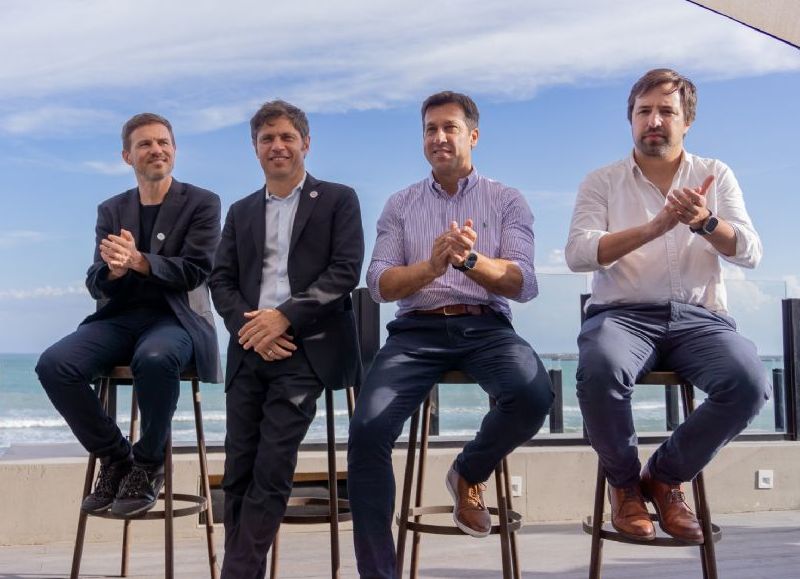 En su paso por Necochea, Axel Kicillof no escatimó críticas a Javier Milei