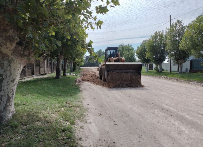El Municipio comenzó con las tareas de reentoscado de calles en Claraz