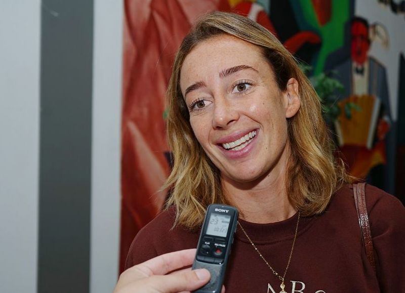 El Intendente felicitó a la surfista Evelyn Gontier