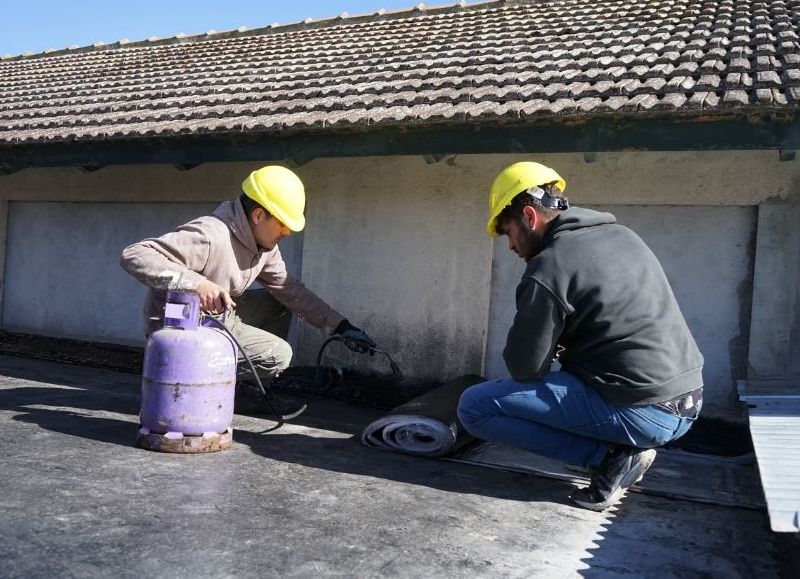 Se realiza una importante obra de reparación de la cubierta en la Escuela Municipal de Artes