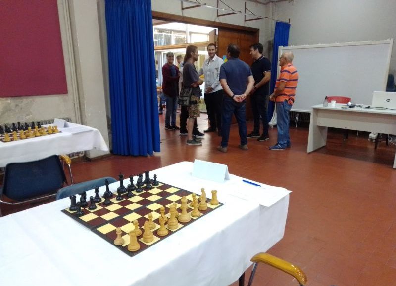El intendente Rojas celebró el retorno del torneo de ajedrez "Playas de Necochea"