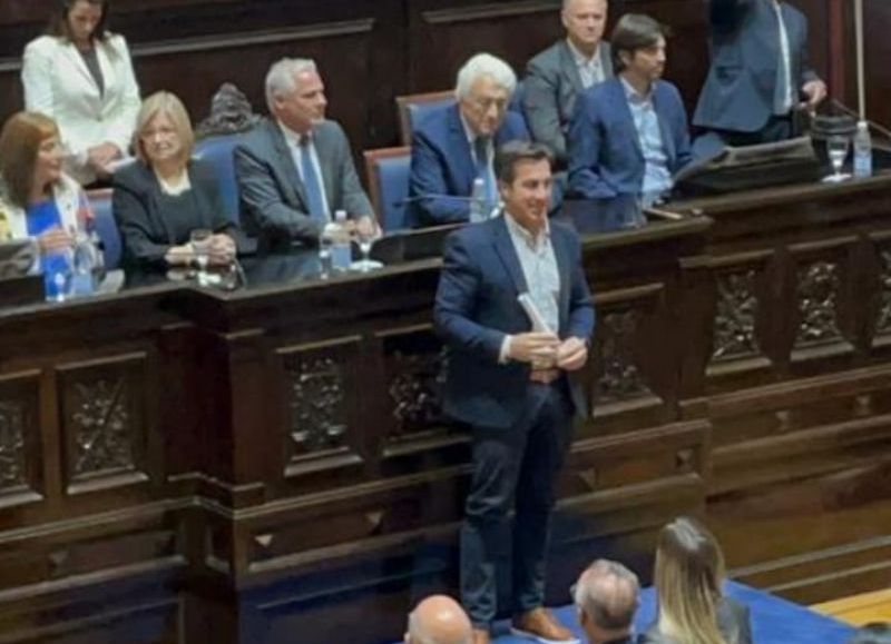 Histórico: después de 16 años asume un intendente reelecto en Necochea